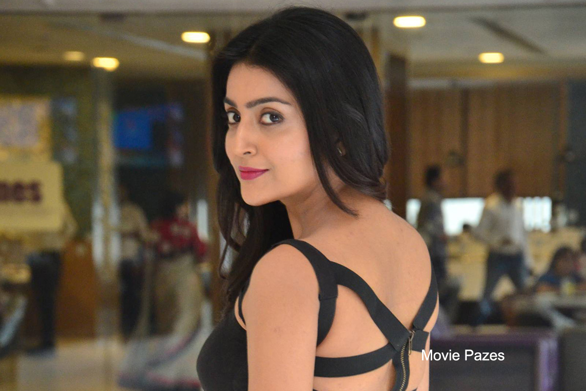 heroine-avantika-latest-stills